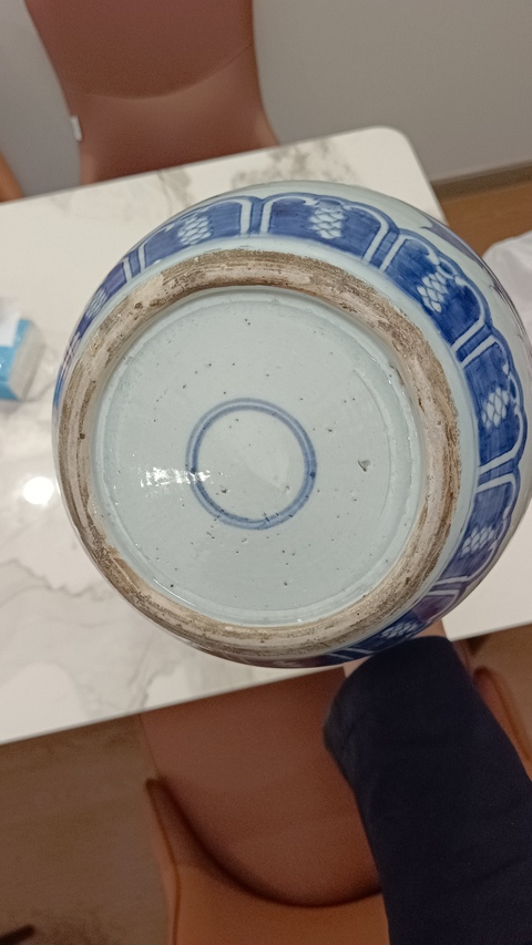 古玩陶瓷花卉紋青花罐真品鑒賞圖