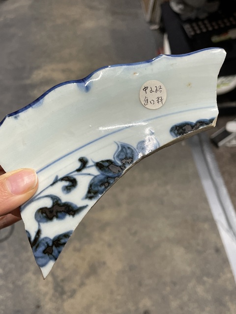 古玩陶瓷青花大盤瓷片真品鑒賞圖