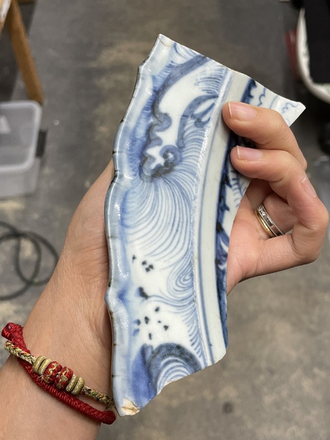 古玩陶瓷青花大盤瓷片真品鑒賞圖