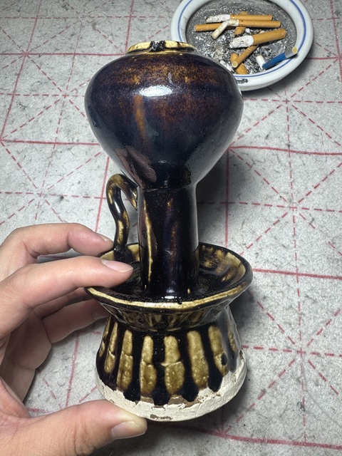 古玩陶瓷褐釉燈臺真品鑒賞圖