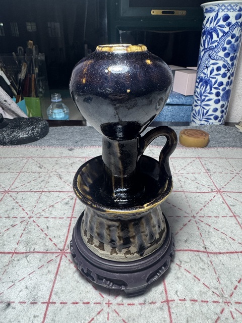 古玩陶瓷褐釉燈臺真品鑒賞圖
