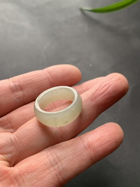 古玩玉器清·和田玉戒指真品鑒賞圖