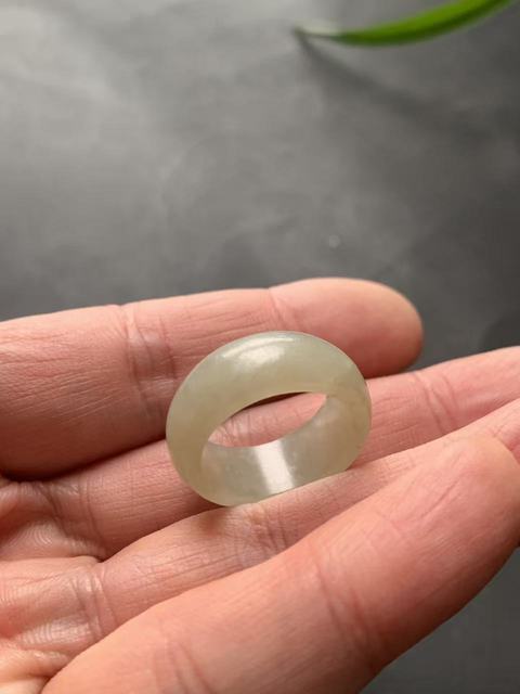 古玩玉器清·和田玉戒指真品鑒賞圖