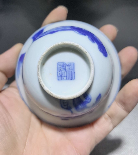 古玩陶瓷清中·青花人物故事紋杯 真品鑒賞圖