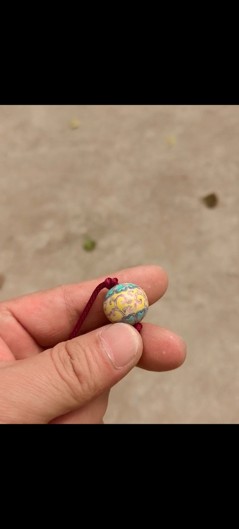 古玩陶瓷粉彩花卉紋瓷珠真品鑒賞圖