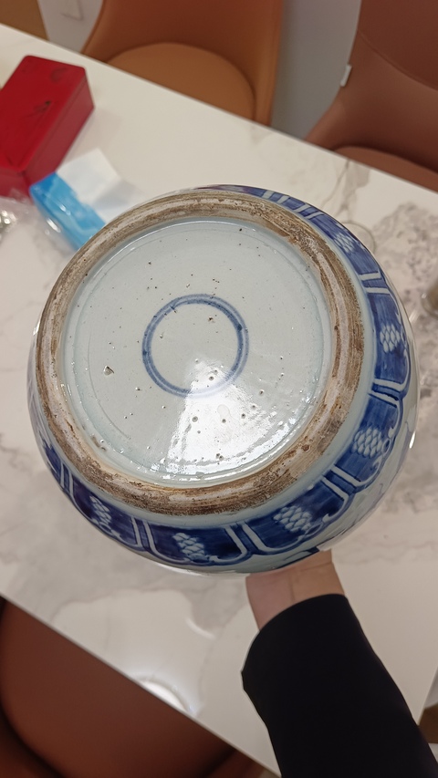 古玩陶瓷青花花卉紋罐真品鑒賞圖