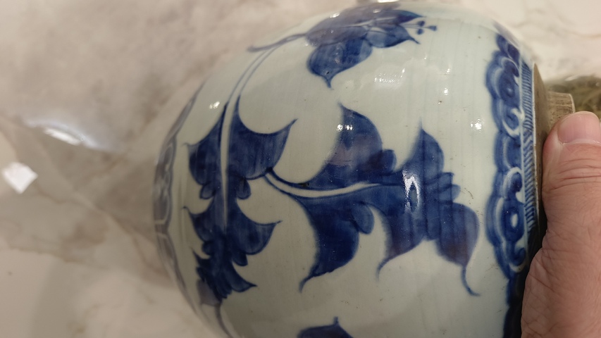 古玩陶瓷青花花卉紋罐真品鑒賞圖