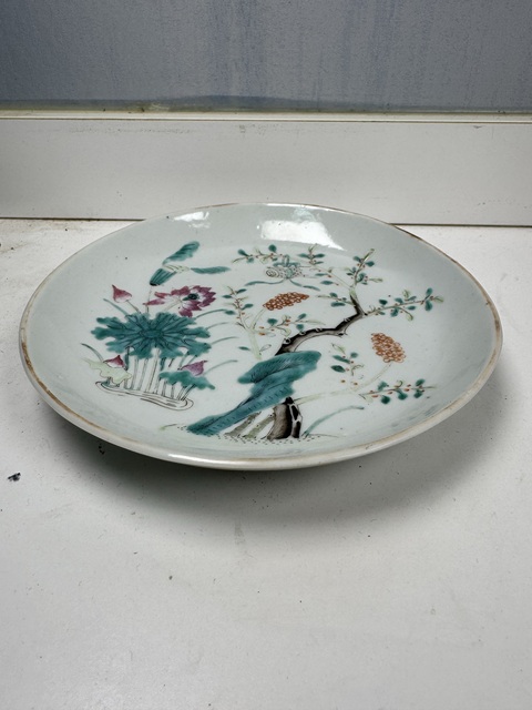 古玩陶瓷粉彩花卉紋盤真品鑒賞圖