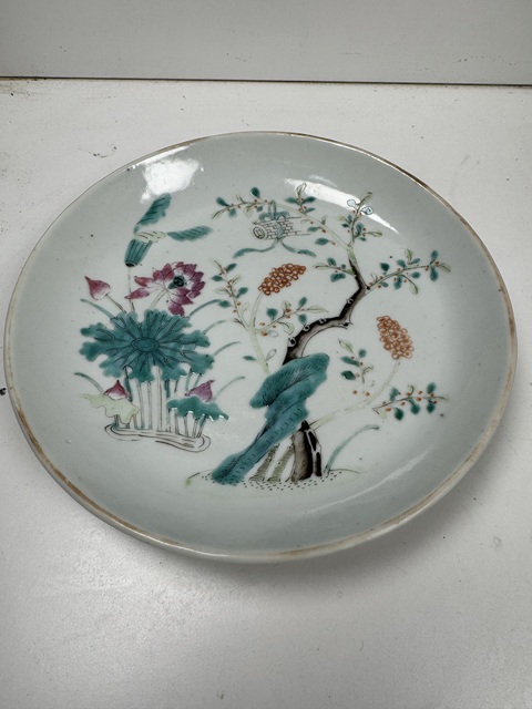 古玩陶瓷粉彩花卉紋盤真品鑒賞圖