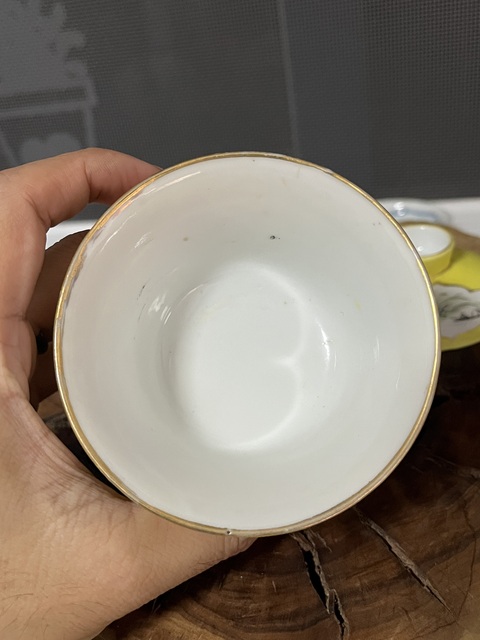 古玩陶瓷黃地開光淺絳彩山水人物蓋碗拍賣，當前價格1288元