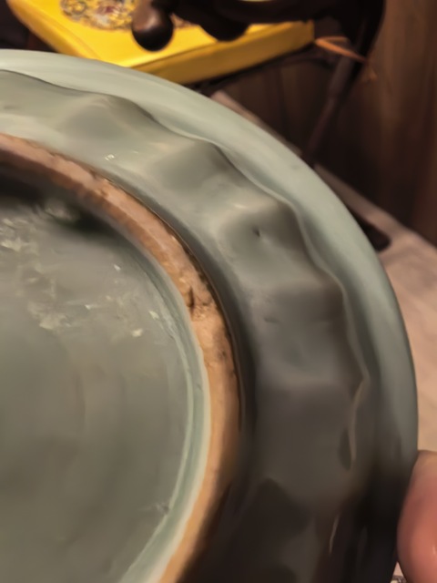 古玩陶瓷龍泉窯雙魚紋折沿洗真品鑒賞圖