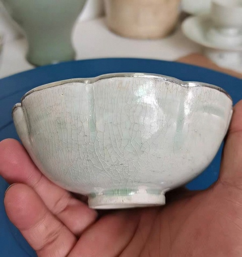 古玩陶瓷青白釉花口盞真品鑒賞圖