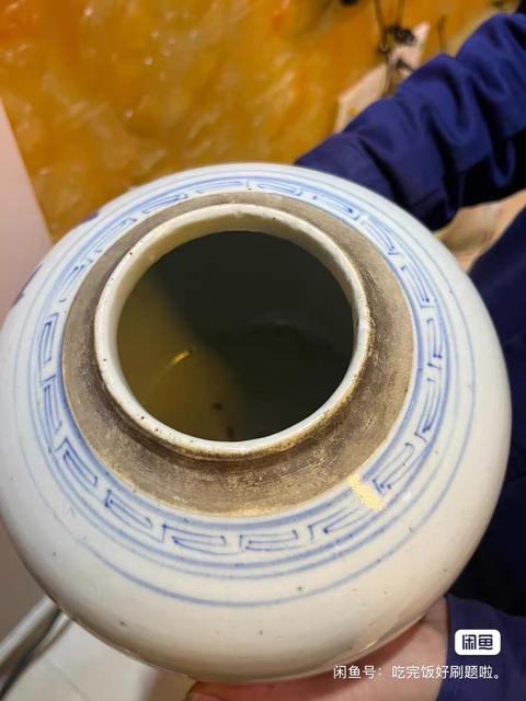 古玩陶瓷青花花卉紋蓋罐真品鑒賞圖