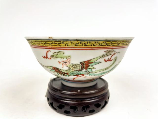 古玩陶瓷民國·五彩龍鳳紋碗拍賣，當前價格495元
