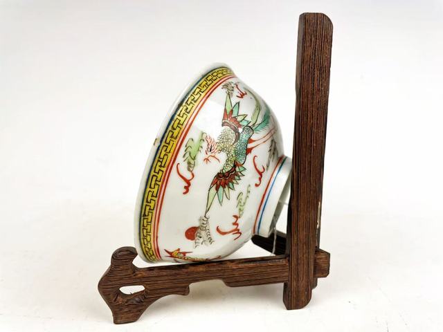 古玩陶瓷民國·五彩龍鳳紋碗拍賣，當前價格495元