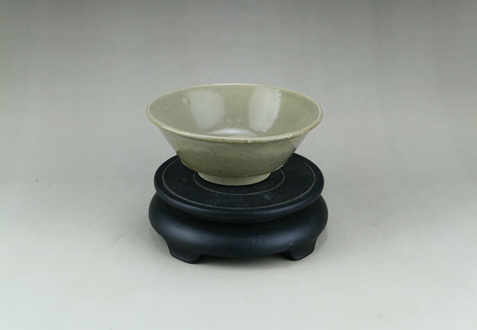 古玩陶瓷龍泉青瓷唇口碗真品鑒賞圖