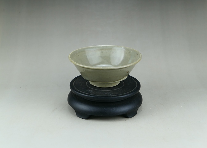 古玩陶瓷龍泉青瓷唇口碗真品鑒賞圖