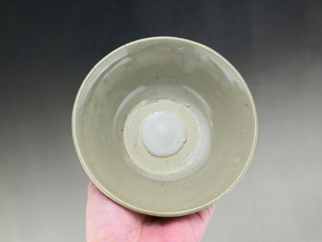 古玩陶瓷龍泉青瓷唇口碗真品鑒賞圖