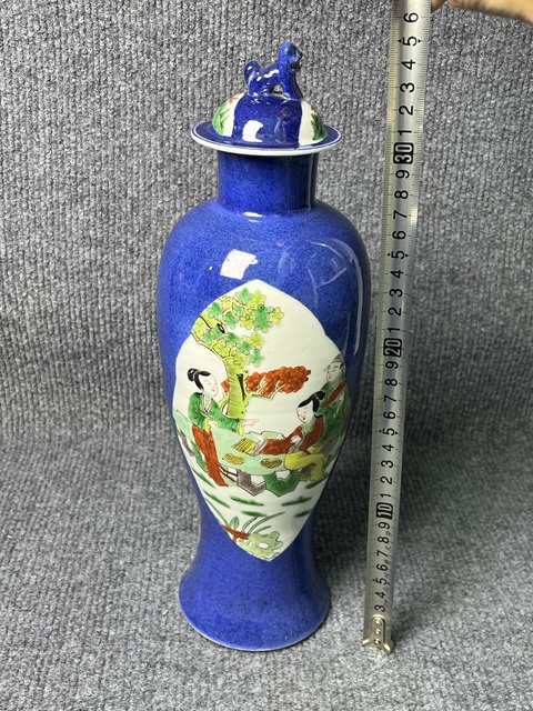 古玩陶瓷撒藍開窗五彩人物故事紋蓋瓶拍賣，當前價格4388元