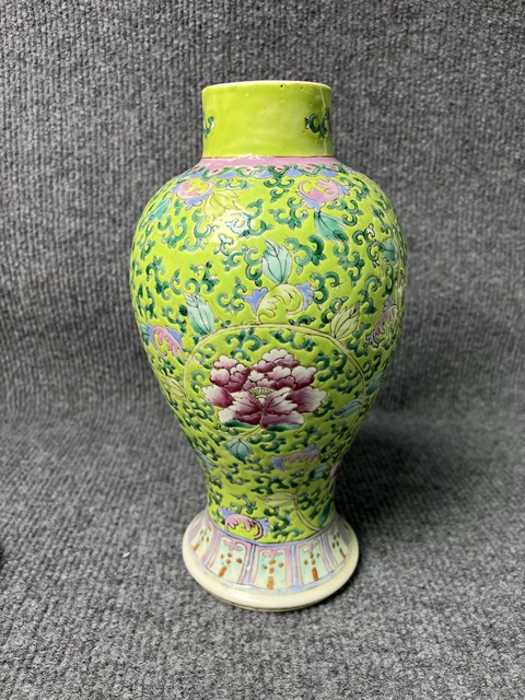 古玩陶瓷綠地粉彩牡丹花卉紋瓶拍賣，當前價格5388元