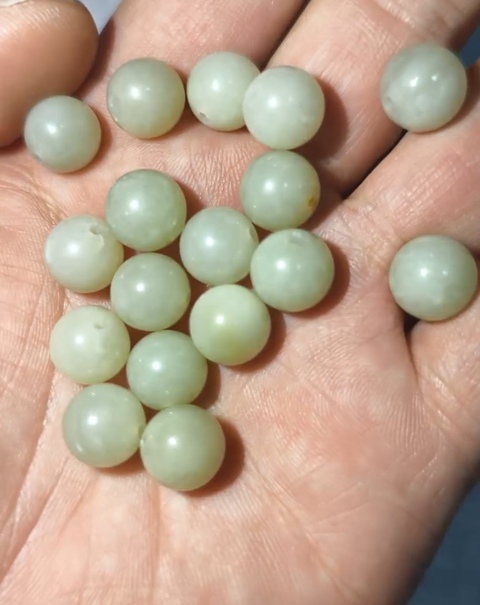 古玩玉器和田玉珠真品鑒賞圖