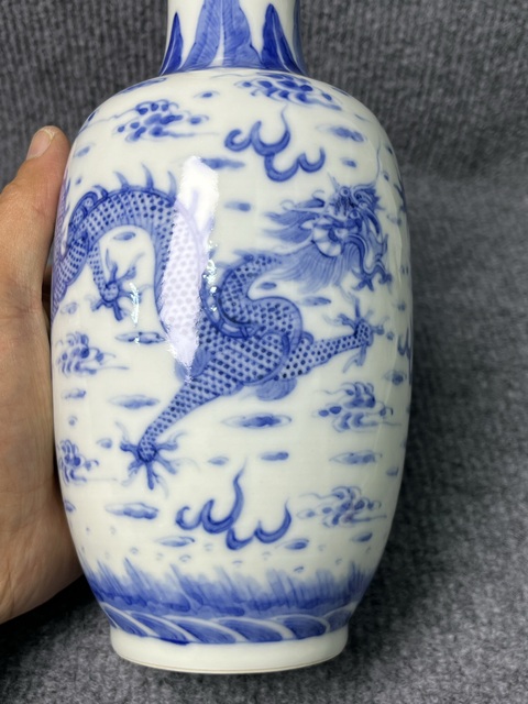 古玩陶瓷青花龍鳳紋賞瓶拍賣，當前價格5888元