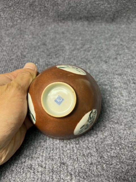 古玩陶瓷紫金釉描金開窗花卉紋蓋碗拍賣，當(dāng)前價(jià)格3588元