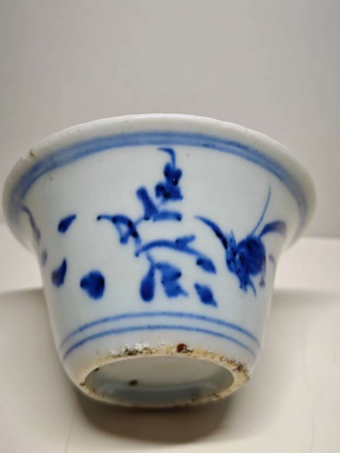 古玩陶瓷青花花卉紋杯真品鑒賞圖