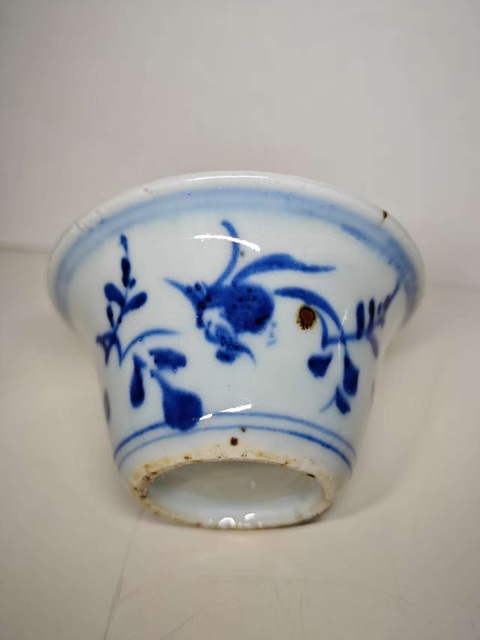 古玩陶瓷青花花卉紋杯真品鑒賞圖