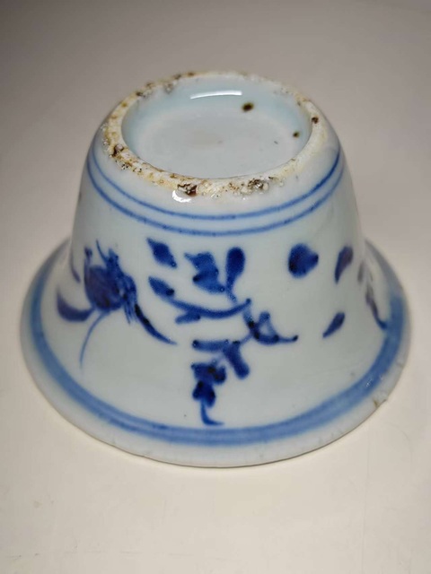 古玩陶瓷青花花卉紋杯真品鑒賞圖