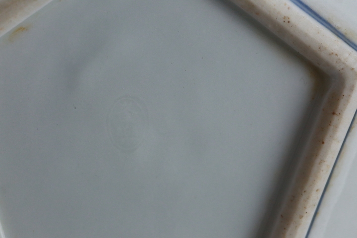 古玩陶瓷日本明治青花龍紋盤真品鑒賞圖