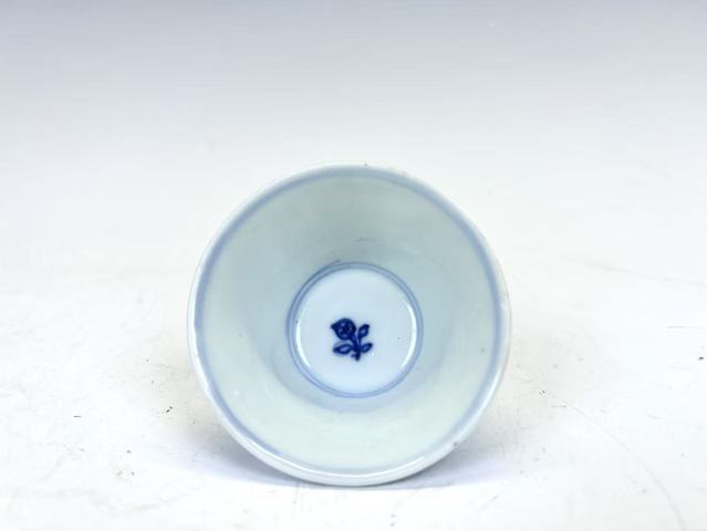 古玩陶瓷清雍正·青花花卉馬蹄杯真品鑒賞圖