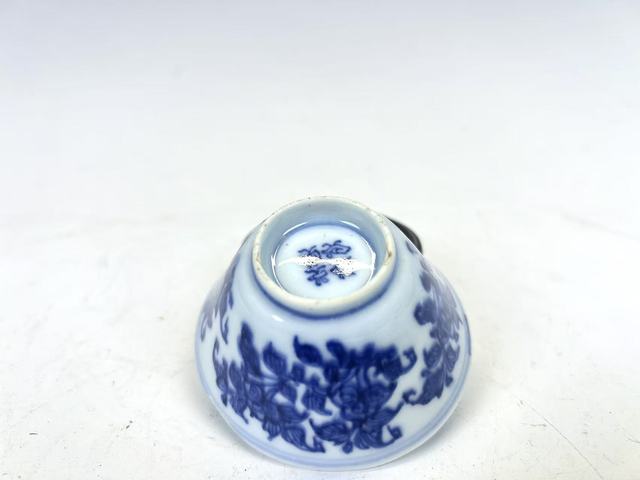 古玩陶瓷清雍正·青花花卉馬蹄杯真品鑒賞圖