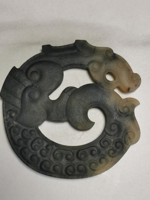 古玩玉器做舊仿古“曲尾龍佩”真品鑒賞圖