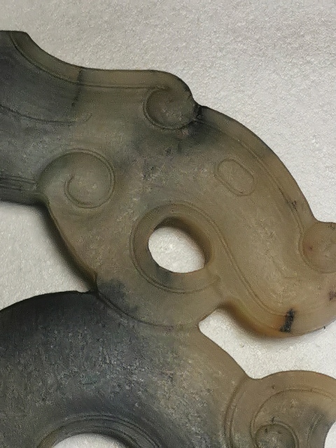 古玩玉器做舊仿古“曲尾龍佩”真品鑒賞圖