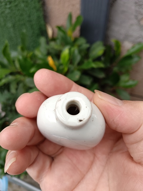 古玩陶瓷清末民初白釉鼻煙壺拍賣，當前價格298元