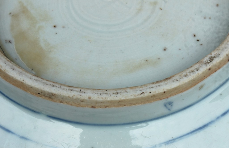 古玩陶瓷二龍戲珠青花圈足缽式香爐真品鑒賞圖