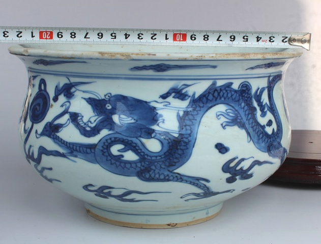 古玩陶瓷二龍戲珠青花圈足缽式香爐真品鑒賞圖