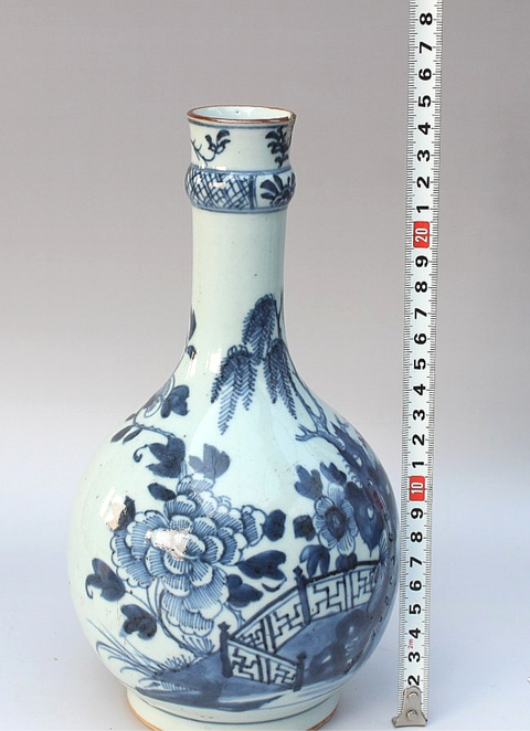 古玩陶瓷花卉紋青花蒜頭瓶真品鑒賞圖