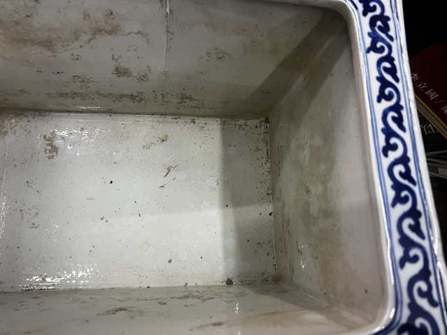 古玩陶瓷花卉紋青花四方倭角花盆真品鑒賞圖