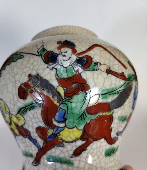 古玩陶瓷清末民初-哥釉粉彩刀馬人物紋將軍罐拍賣，當前價格1699元