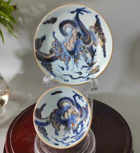 古玩陶瓷乾隆青花加彩過墻龍杯碟真品鑒賞圖