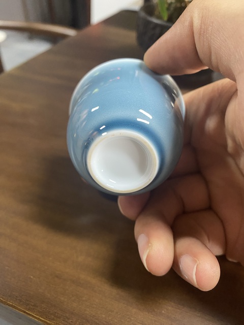 古玩陶瓷藍釉杯真品鑒賞圖