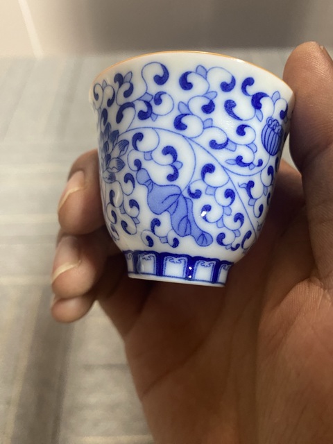 古玩陶瓷花卉紋青花杯真品鑒賞圖