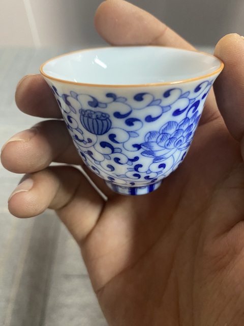 古玩陶瓷花卉紋青花杯真品鑒賞圖