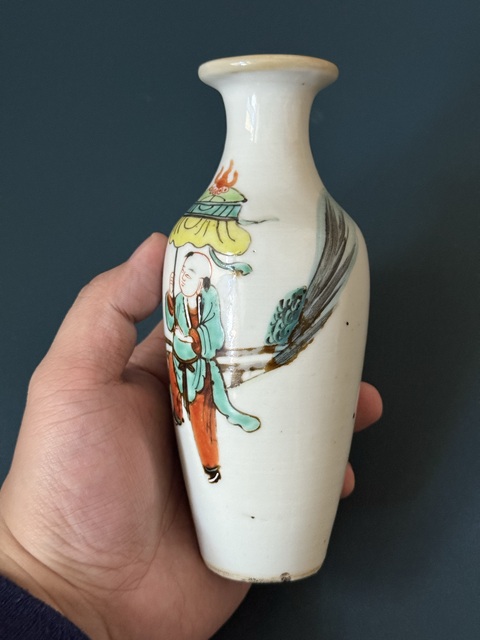 古玩陶瓷人物紋粉彩撇口瓶真品鑒賞圖