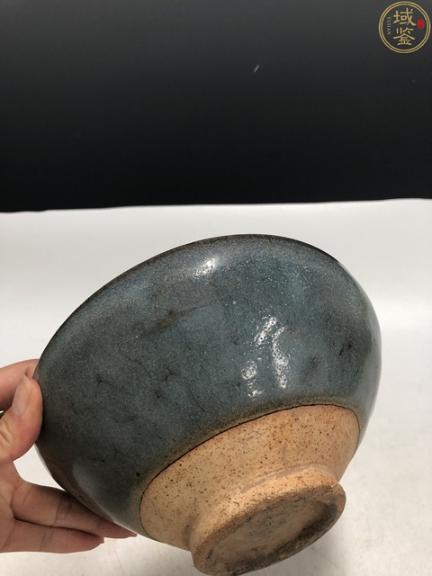 古玩陶瓷元代·鈞瓷紫斑碗 （帶實(shí)物保真卡）拍賣，當(dāng)前價(jià)格15000元