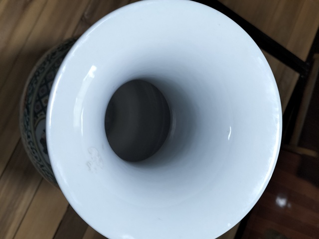 古玩陶瓷五彩開(kāi)光花鳥(niǎo)紋瓶真品鑒賞圖