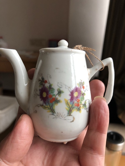 古玩陶瓷花卉紋執(zhí)壺真品鑒賞圖