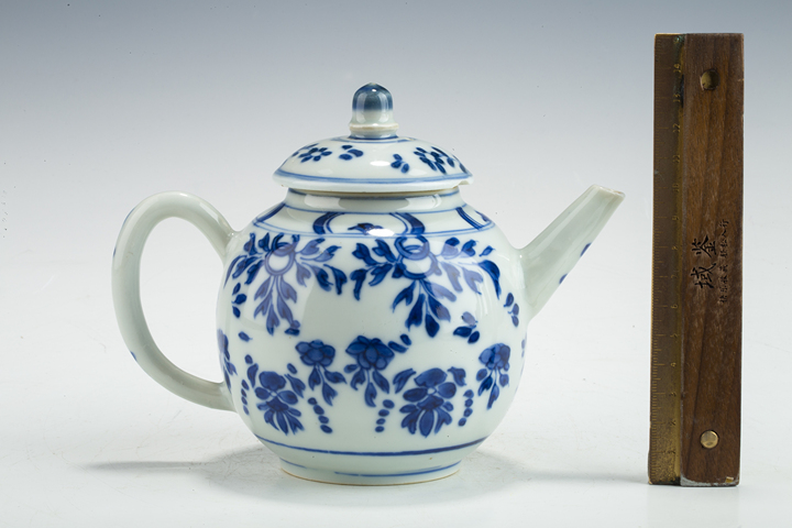 古玩陶瓷清·康熙·青花花卉紋壺真品鑒賞圖